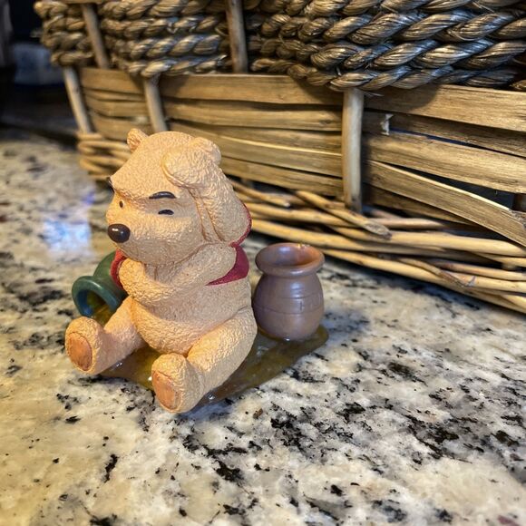 Simply Pooh "Even Thinking Makes Me Hungry" Figurine - Picture 4 of 8